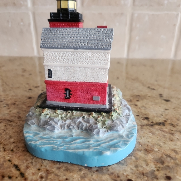 Two Michigan Spoontiques Lighthouses - Picture 7 of 13